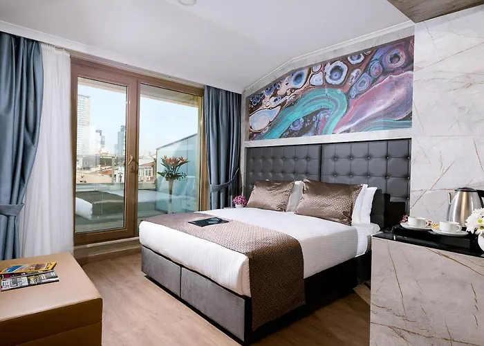 Four Sides Sisli מלון 4*