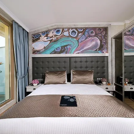 Four Sides Sisli Hotel 4*